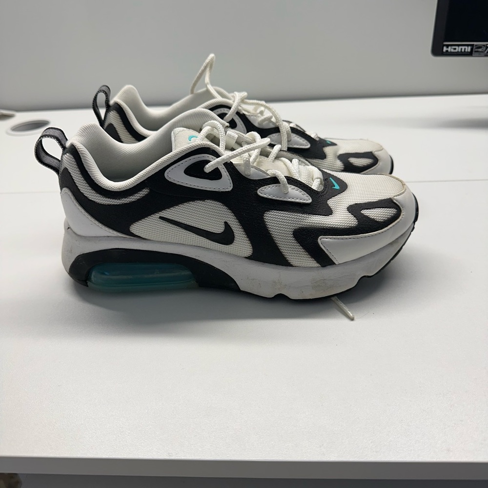 Nike Air sneakers like new size 7